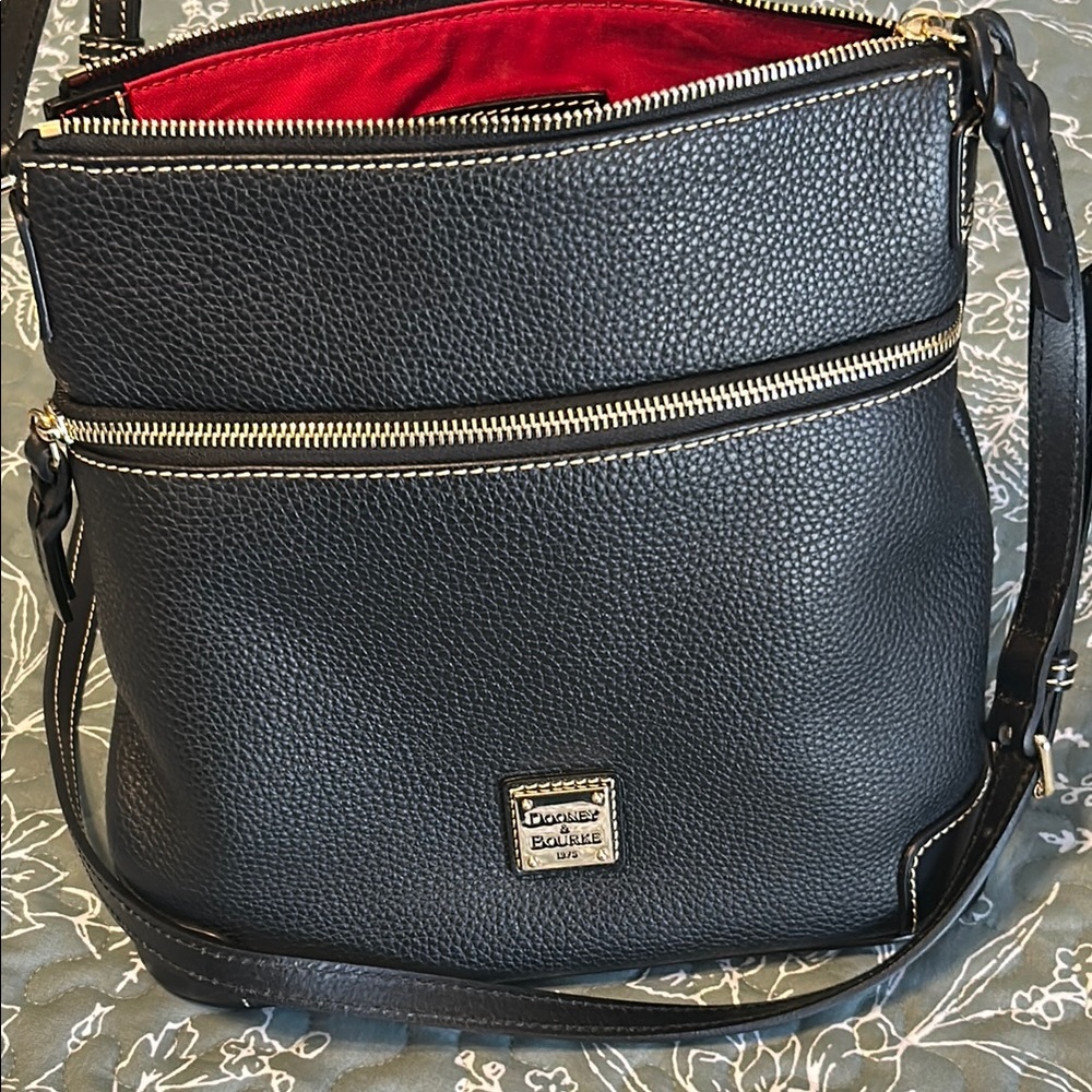 NWT Dooney & Bourke Black Pebbled Leather Shoulder Bag with strap that shortens.